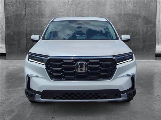 new 2025 Honda Pilot car, priced at $48,180