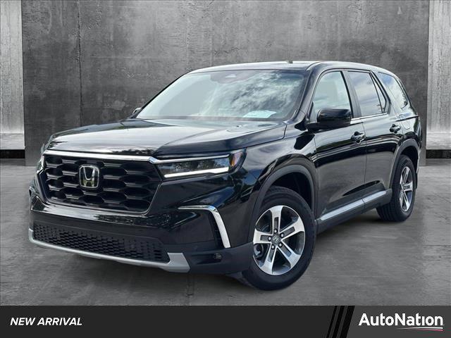 new 2025 Honda Pilot car, priced at $45,680