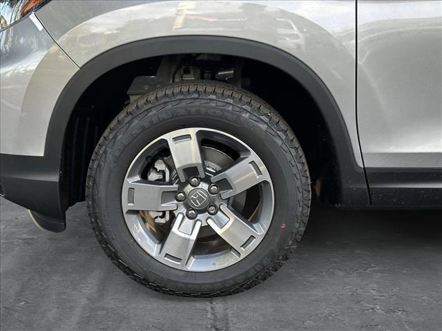 new 2025 Honda Ridgeline car, priced at $43,180