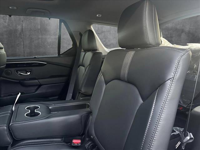 new 2025 Honda Pilot car, priced at $49,940