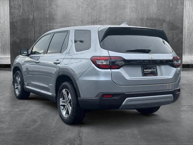 new 2025 Honda Pilot car, priced at $45,680