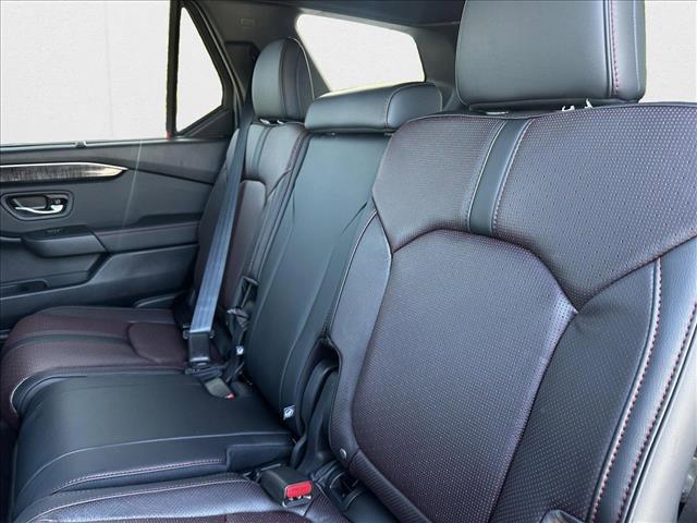 new 2025 Honda Pilot car, priced at $52,680