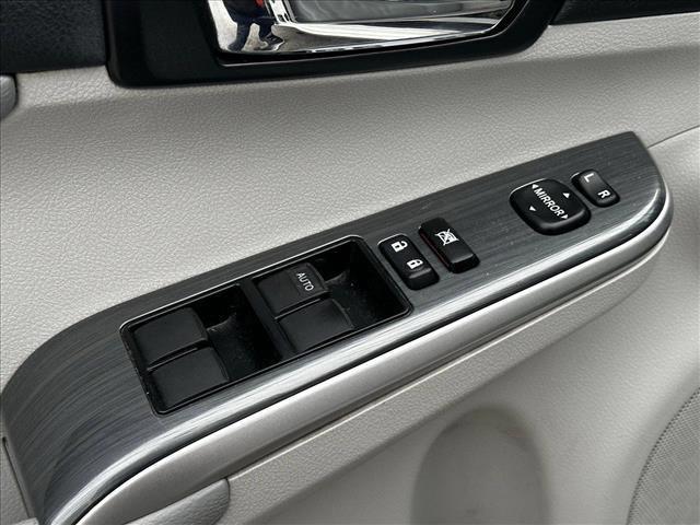 used 2012 Toyota Camry Hybrid car, priced at $11,399