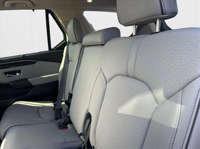 new 2025 Honda Pilot car, priced at $51,726