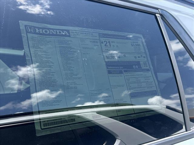 new 2025 Honda Pilot car, priced at $56,485