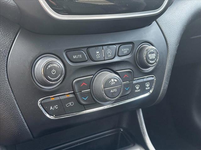 used 2022 Jeep Cherokee car, priced at $23,695