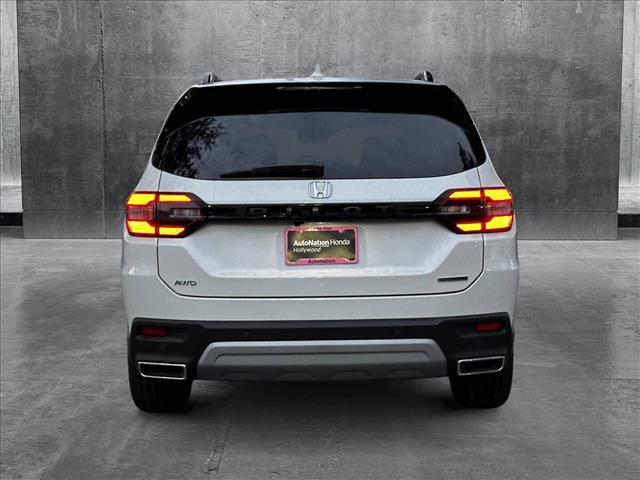 new 2025 Honda Pilot car, priced at $53,405