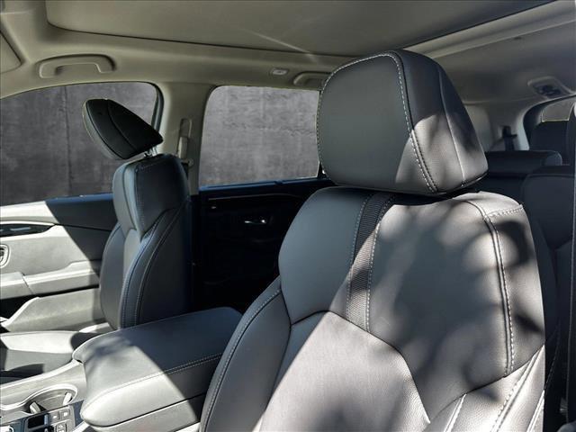 new 2025 Honda Pilot car, priced at $50,850