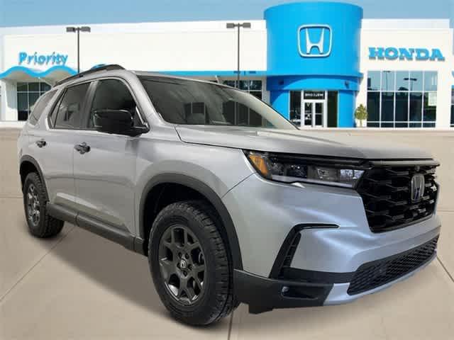 new 2025 Honda Pilot car, priced at $48,221