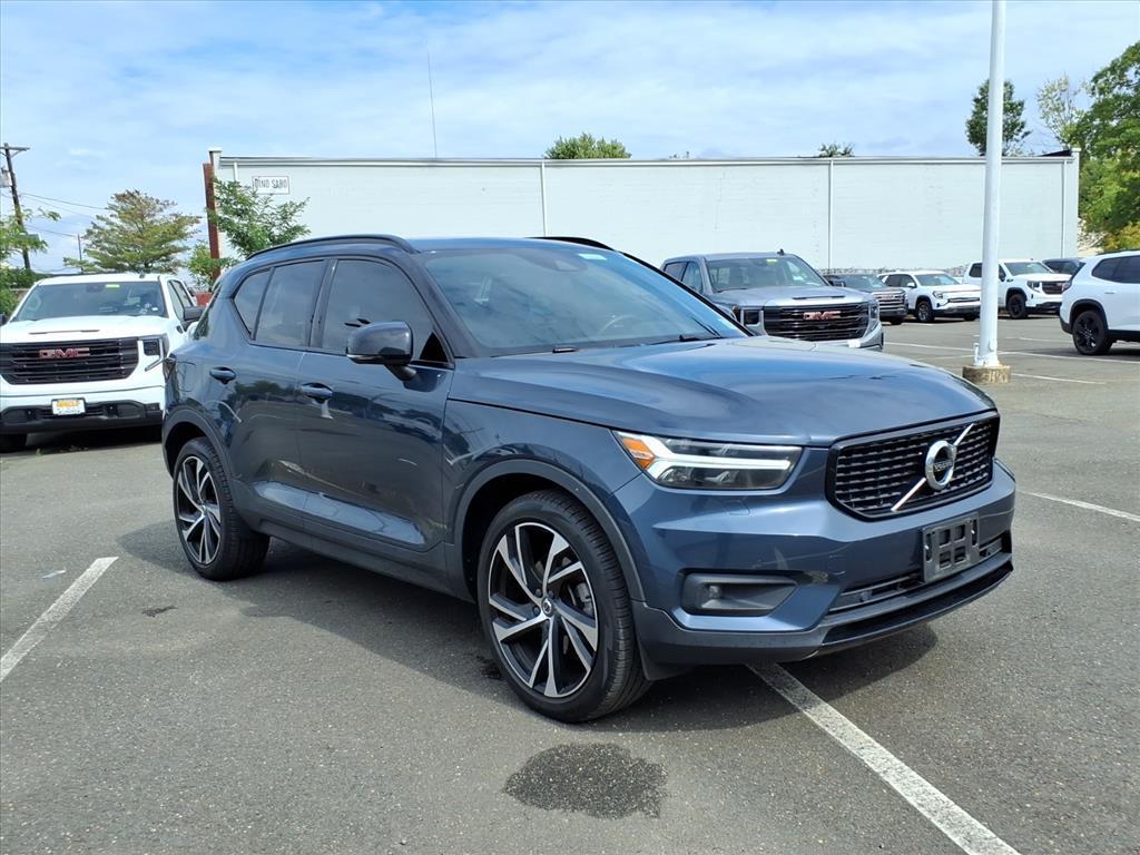 used 2022 Volvo XC40 car, priced at $29,989