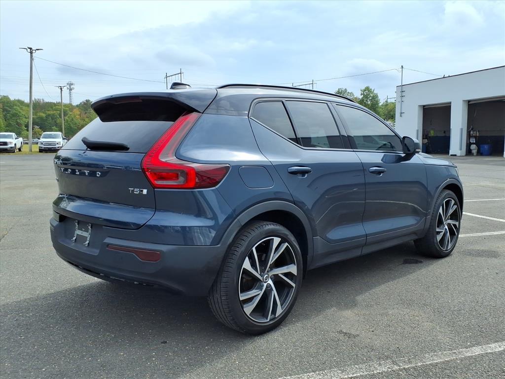used 2022 Volvo XC40 car, priced at $29,989