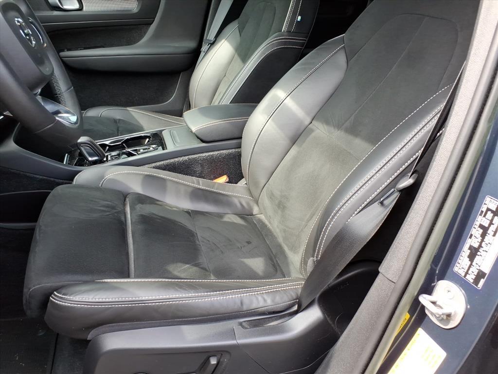 used 2022 Volvo XC40 car, priced at $29,989