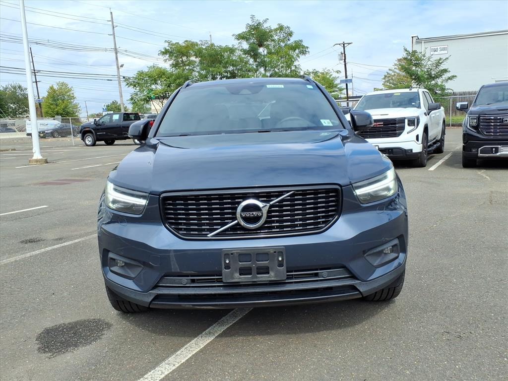 used 2022 Volvo XC40 car, priced at $29,989