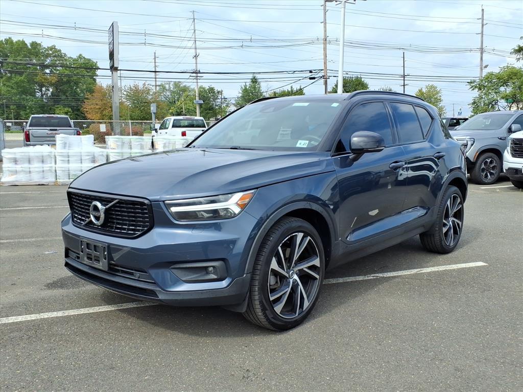 used 2022 Volvo XC40 car, priced at $29,989