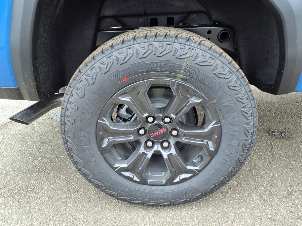 new 2025 GMC Canyon car, priced at $47,602