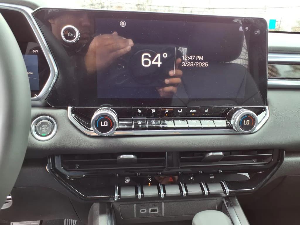 new 2025 GMC Canyon car, priced at $47,602