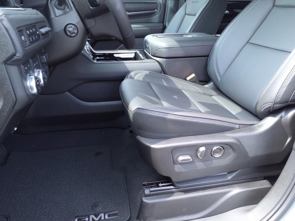 new 2024 GMC Yukon XL car, priced at $96,905