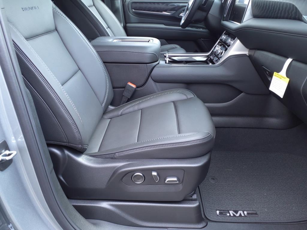 new 2024 GMC Yukon XL car, priced at $96,905