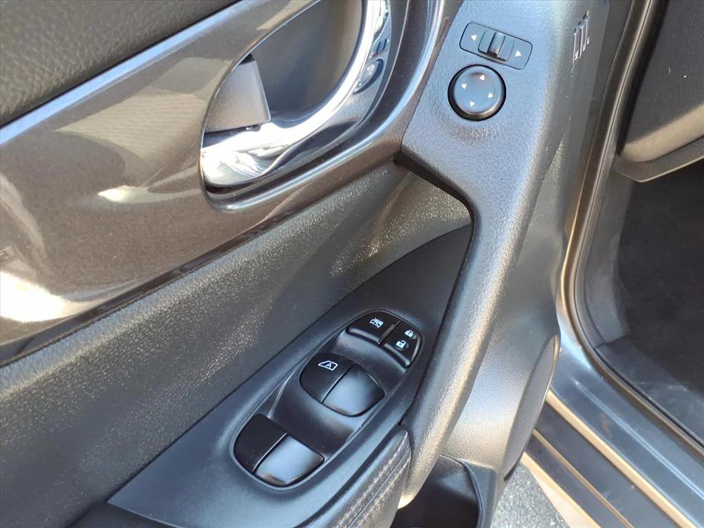 used 2019 Nissan Rogue car, priced at $16,293