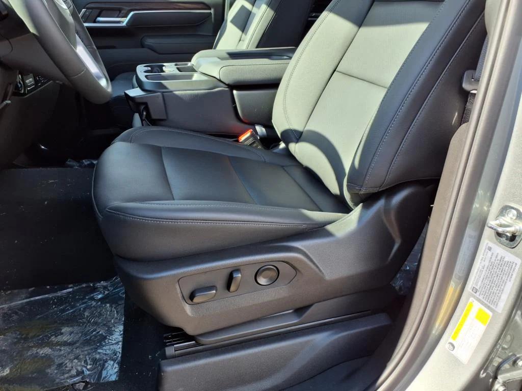 new 2025 GMC Sierra 2500 car, priced at $73,372