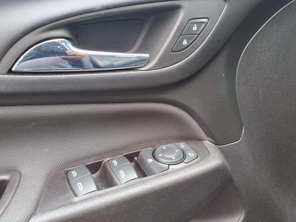 used 2022 Chevrolet Equinox car, priced at $24,598