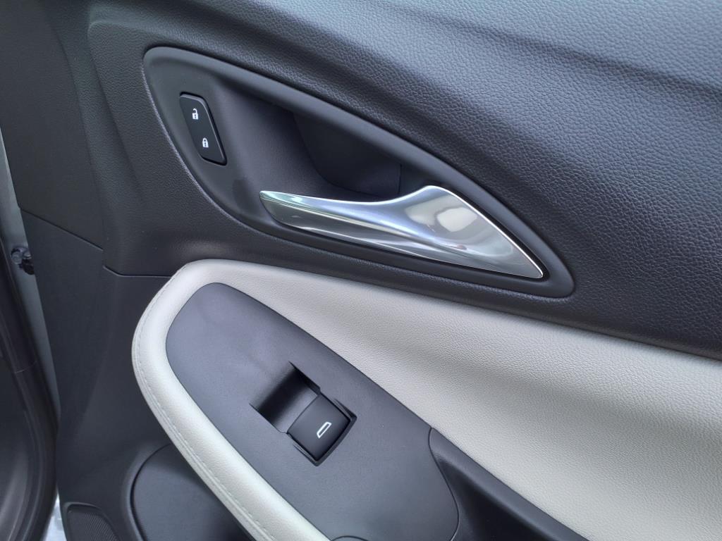 new 2025 Buick Encore GX car, priced at $31,980