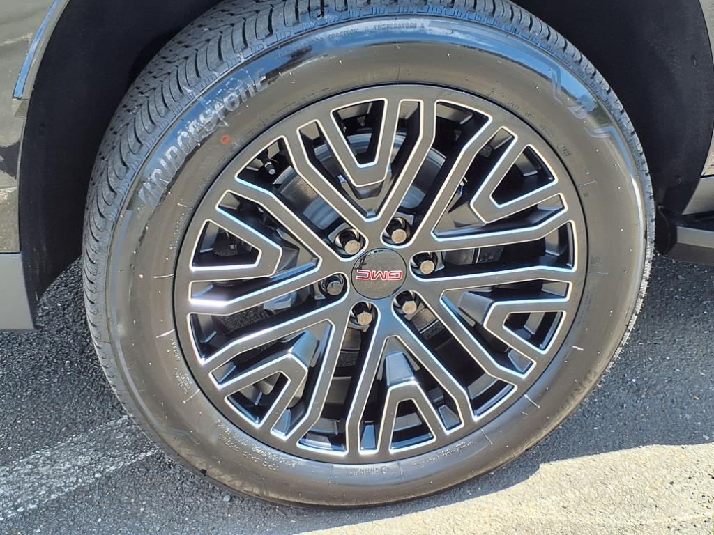 new 2025 GMC Yukon XL car, priced at $85,125