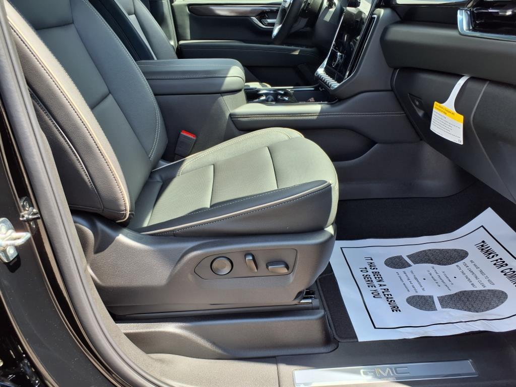 new 2025 GMC Yukon XL car, priced at $85,125