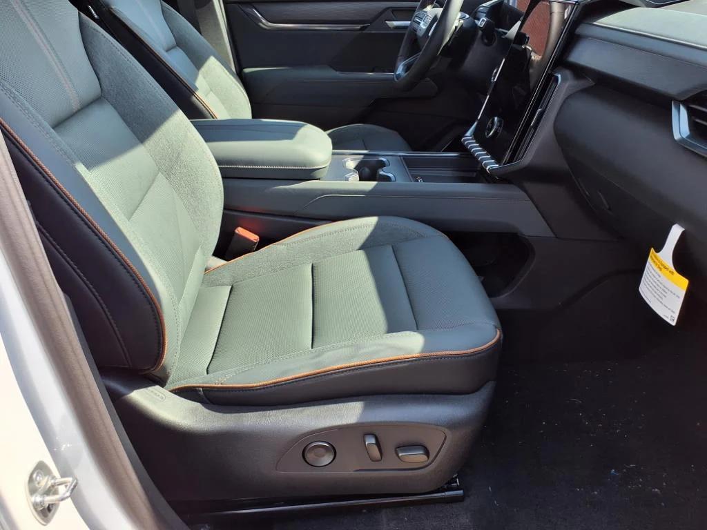 new 2025 GMC Acadia car, priced at $52,435