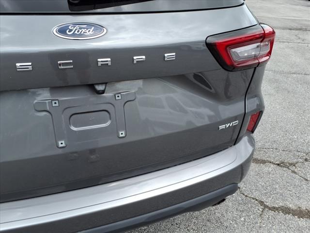 used 2024 Ford Escape car