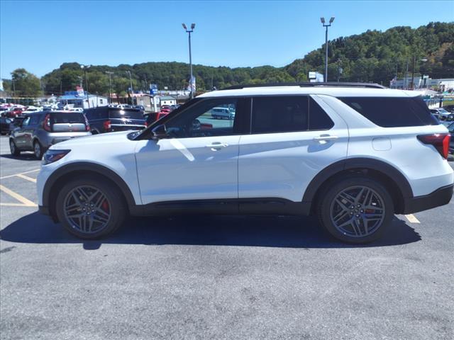 new 2025 Ford Explorer car