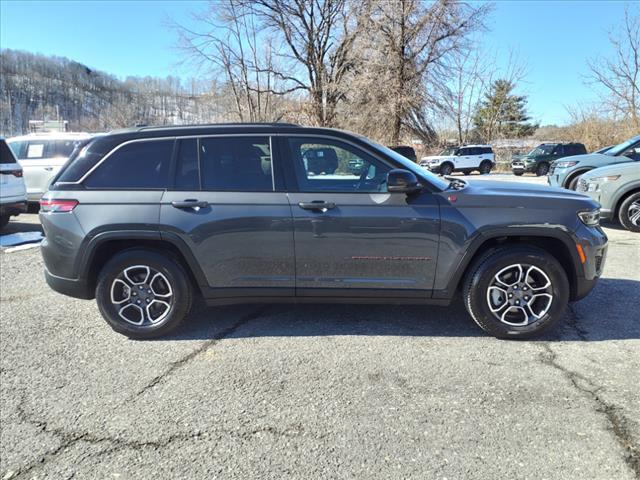used 2022 Jeep Grand Cherokee car, priced at $29,990