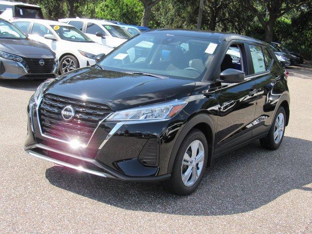 new 2025 Nissan Kicks Play car, priced at $21,720
