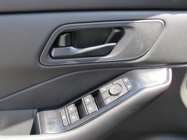 new 2025 Nissan Rogue car, priced at $29,177