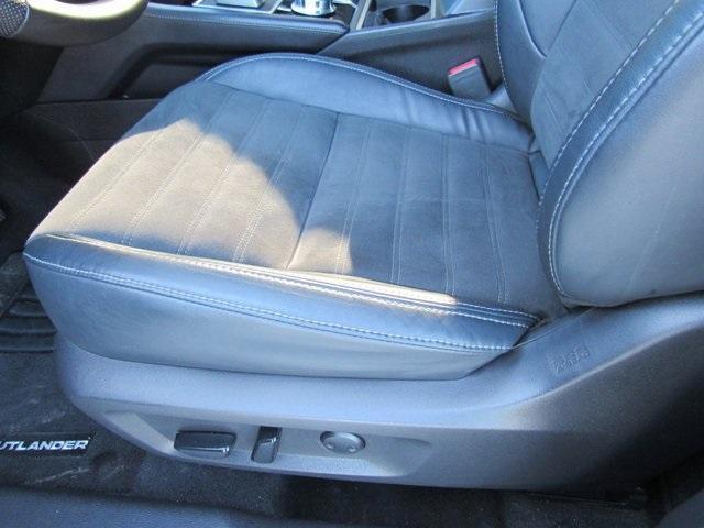 used 2023 Mitsubishi Outlander car, priced at $20,877