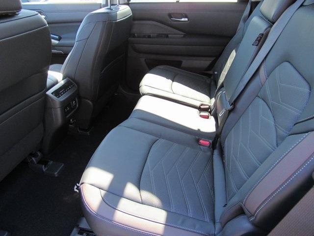 new 2025 Nissan Pathfinder car, priced at $42,157