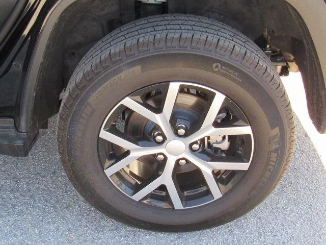 used 2023 Jeep Grand Cherokee car, priced at $28,987