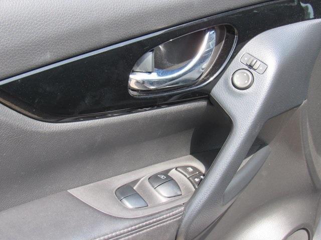used 2022 Nissan Rogue Sport car, priced at $22,035