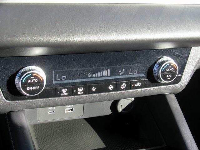 used 2024 Mitsubishi Outlander car, priced at $21,947