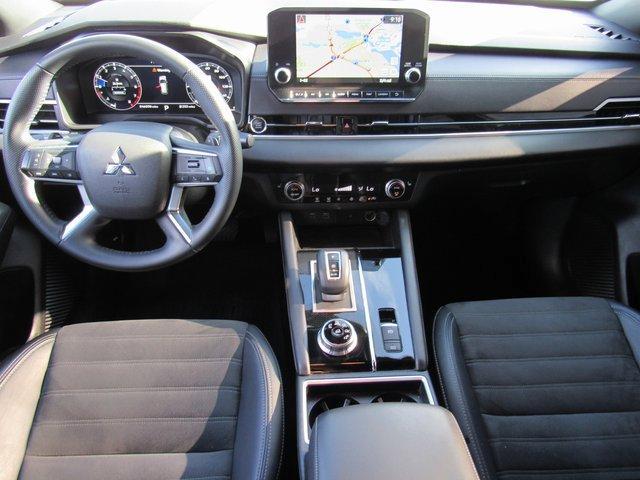 used 2024 Mitsubishi Outlander car, priced at $22,094