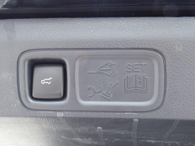 used 2022 Lincoln Navigator car, priced at $47,995