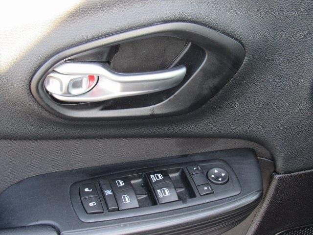 used 2016 Jeep Cherokee car, priced at $10,524