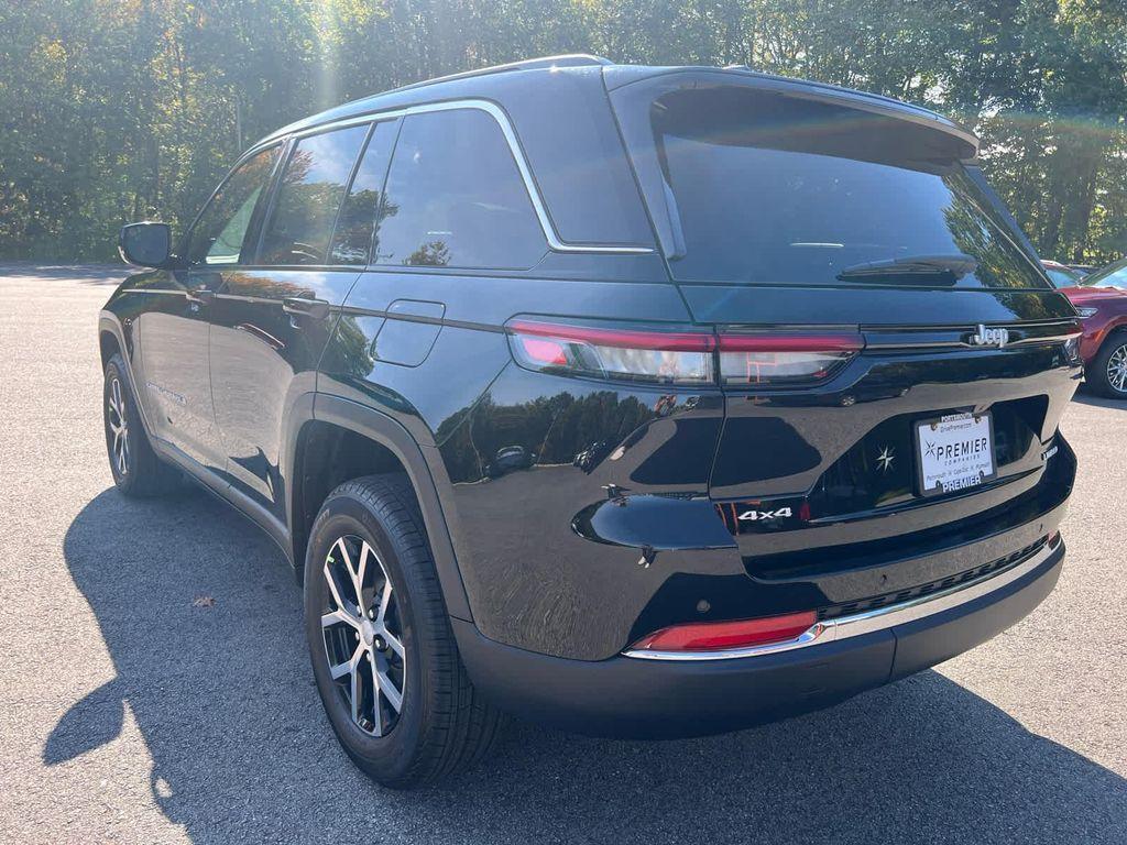 new 2025 Jeep Grand Cherokee car, priced at $45,250