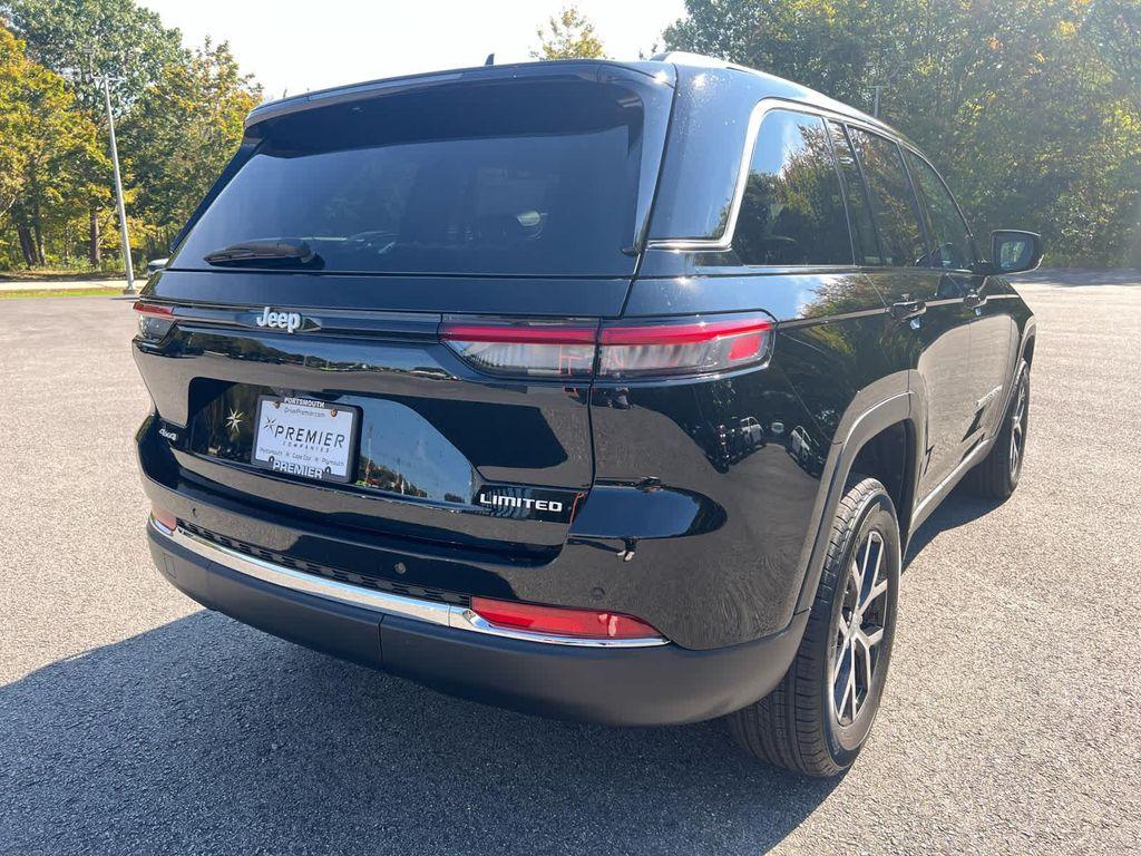 new 2025 Jeep Grand Cherokee car, priced at $45,250