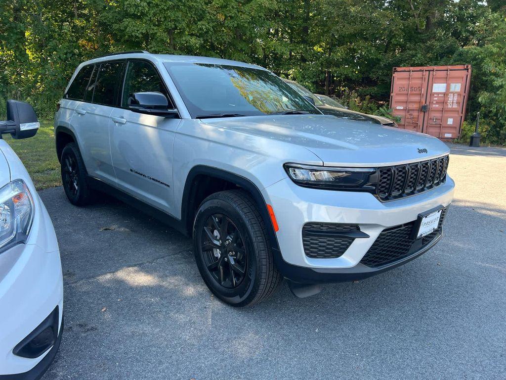 new 2025 Jeep Grand Cherokee car, priced at $41,250