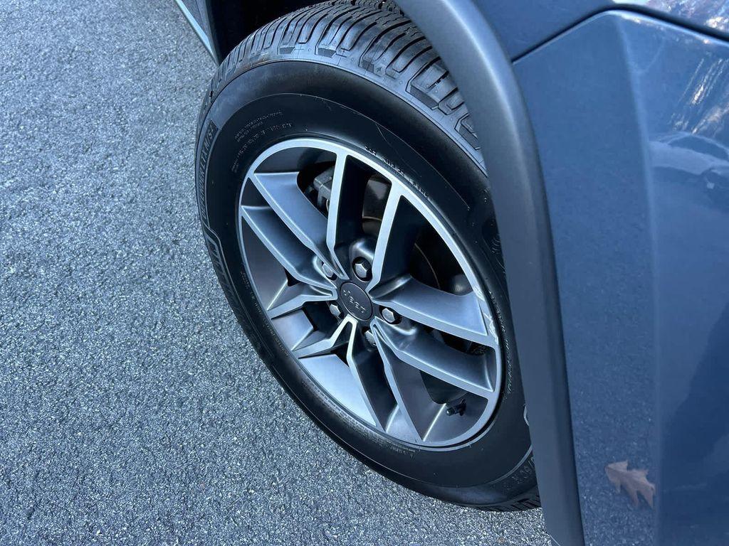 used 2020 Jeep Grand Cherokee car, priced at $22,575