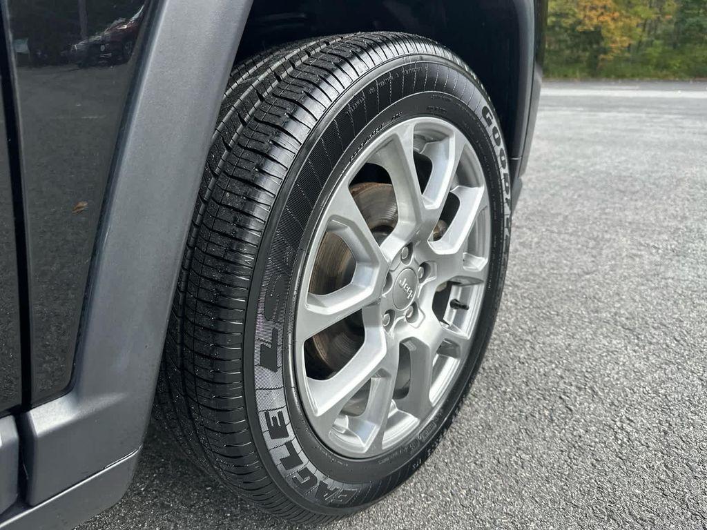 used 2022 Jeep Compass car, priced at $21,275