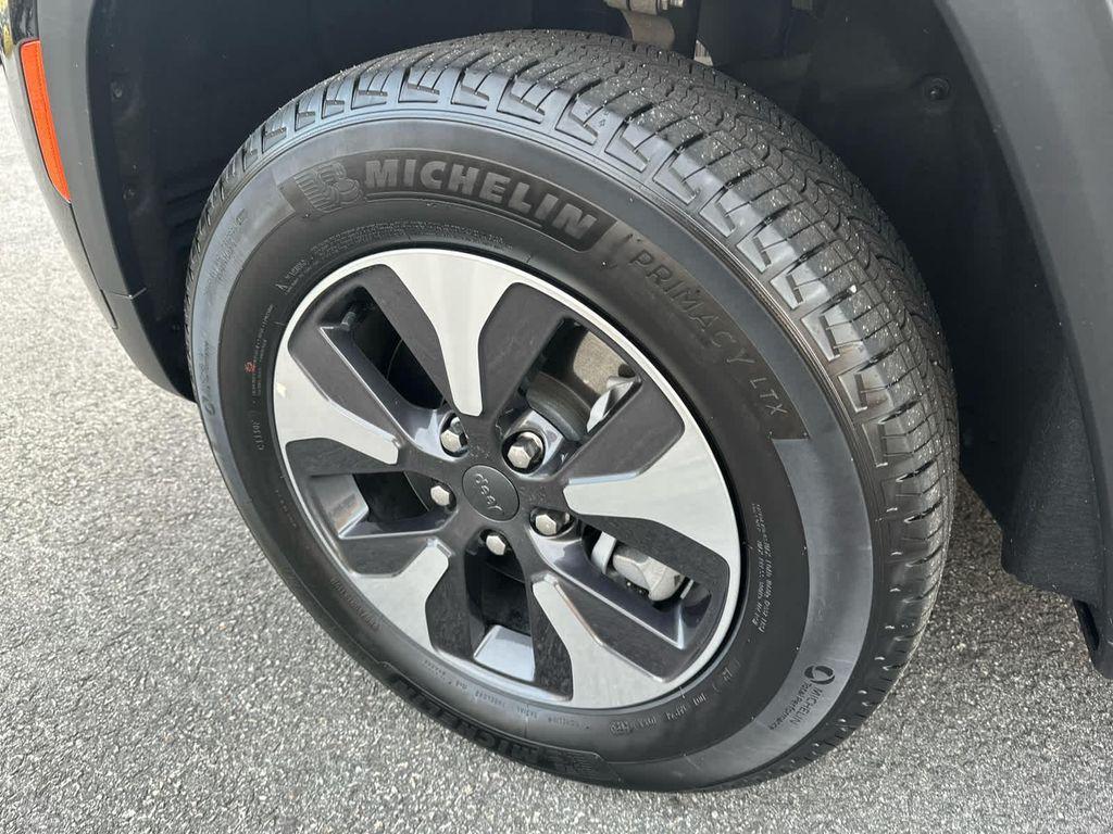 used 2023 Jeep Grand Cherokee 4xe car, priced at $29,475