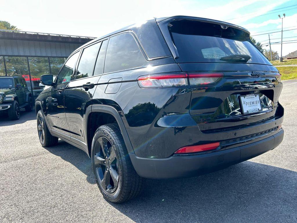 used 2023 Jeep Grand Cherokee car, priced at $32,575