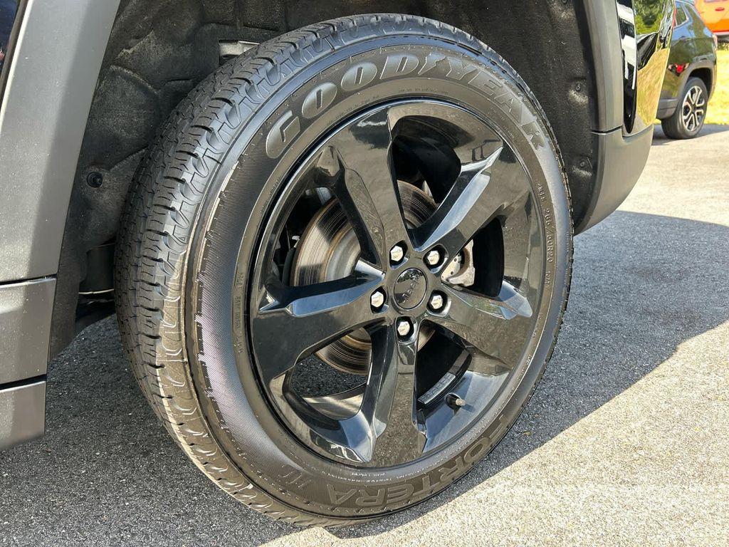 used 2023 Jeep Grand Cherokee car, priced at $32,575